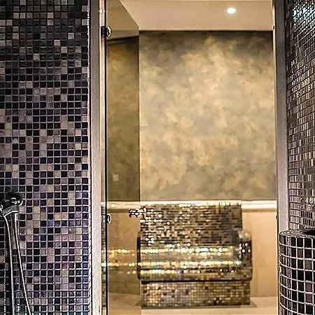 Palac Poledno 4*