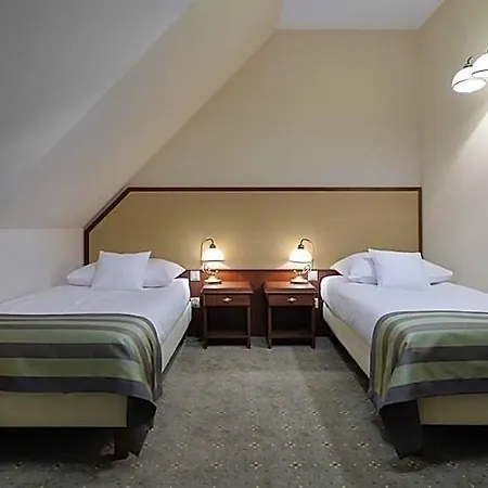 Palac Poledno 4*